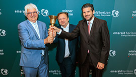 Emerald Horizon AG CEO Florian Wagner läutet die Börsenglocke am 1. Handelstag Emerald Horizon AG CEO Florian Wagner läutet die Börsenglocke am 1. Handelstag